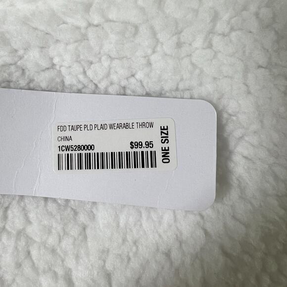 Soft Surroundings Wearable Throw Sherpa Poncho Cape Beige Plaid One Size NWT - Picture 6 of 9